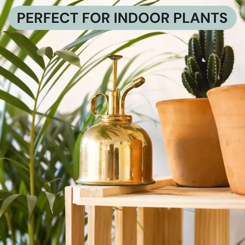 Vista 6 de Regadera de Village Sostenible para Plantas de Interior - Regadera de Latón para Plantas - Elegantes y Resistentes a la Óxido Regaderas para una