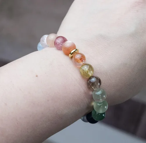 Vista 6 de Pulsera curativa de piedras preciosas color arcoíris, amatista, cuarzo, ágata, azeztulita, fluorita, diseño original hecho a mano