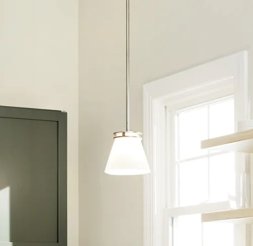 Vista 3 de Kichler Hendrik 1687NI - Mini lámpara colgante, colgante de isla de cocina de 1 luz con cristal de ópalo grabado satinado en níquel cepillado