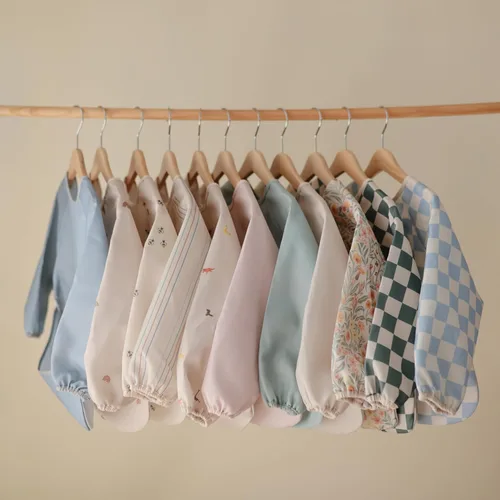 Vista 8 de Mushie - Babero de manga larga para bebé, resistente al agua, ajuste ajustable para edades de 6 a 24 meses