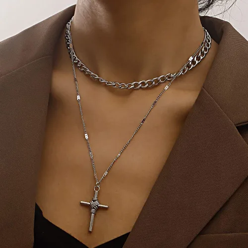 Vista 3 de Collar de cruz en capas de plata, gargantilla gruesa, collar con colgante de cruz para mujer