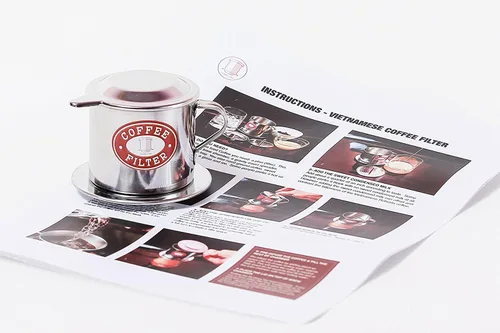 Vista 2 de Prensa de filtros de café vietnamita. con inserto de rosca con mecanismo de goteo Fabricado en Vietnam. En tamaños S, M, o L en paquetes de 1, 2 o 3