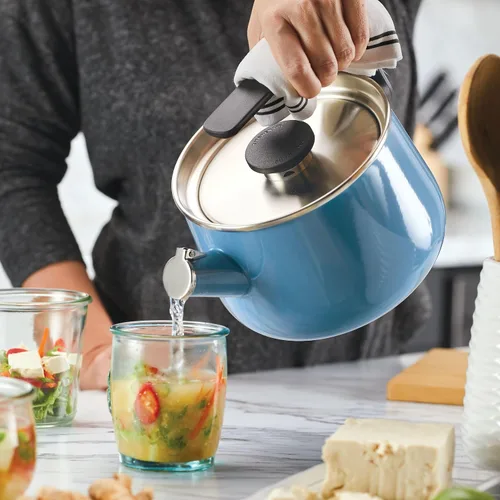 Vista 6 de KitchenAid Teakettles - Tetera silbadora de acero esmaltada y lista para inducción, tapa de acero inoxidable, 2 cuartos de galón, terciopelo azul