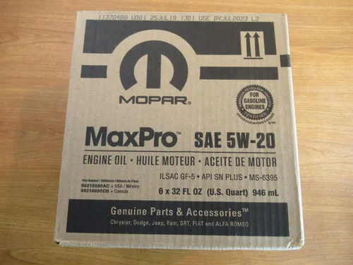 Vista 3 de Dodge Ram 1500 5.7L Hemi Mopar MaxPro 5w20 Kit de cambio de aceite y filtro OEM