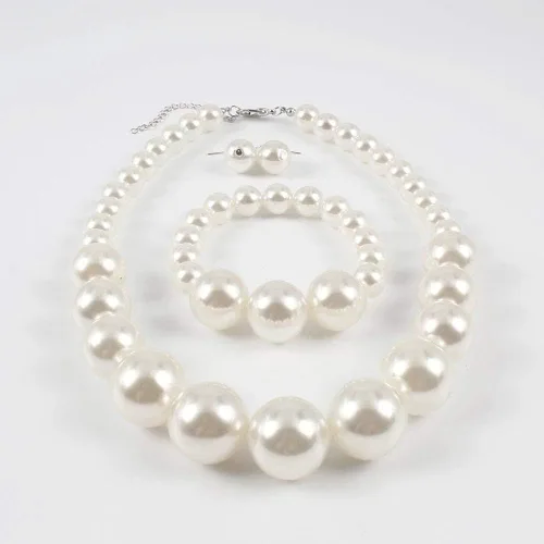 Vista 5 de Daimay Gargantilla grande de perlas simuladas para mujer, collar de perlas de imitación de cristal de 19 pulgadas, collar de pulsera y aretes, juego
