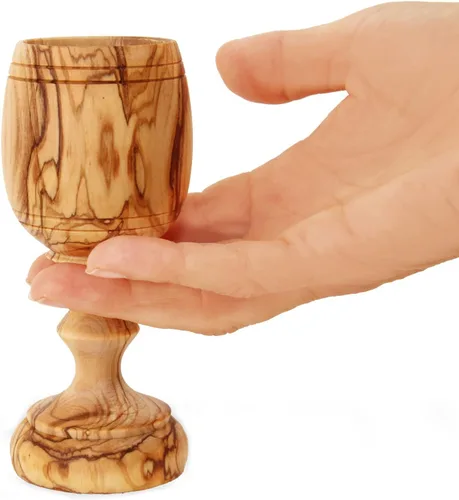 Vista 6 de Copa de Comunión de Madera de Olivo Tallada a Mano de 4.5 Pulgadas con Bandeja para Pan – Pequeña Copa Kiddush para Eucaristía, Santa Comunión y 1