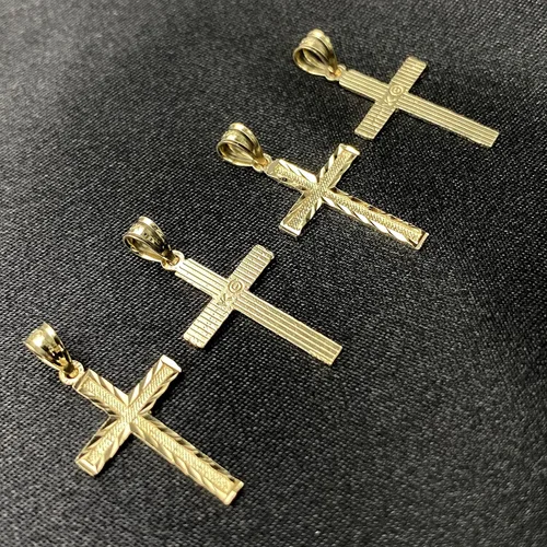 Vista 4 de Ioka - Colgante de cruz pequeña de oro amarillo de 14 quilates con dije religioso delgado para collar o cadena Metal Metal precioso Metal No es una