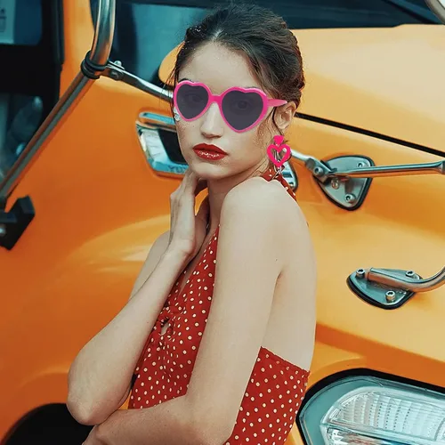 Vista 6 de Aretes colgantes de doble corazón para mujer y lentes de sol en forma de corazón, accesorios elegantes para fanáticos de la joyería
