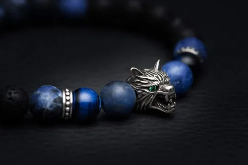 Vista 4 de Karseer - Pulsera amuleto de abalorios con cabeza de lobo vikinga para aliviar estrés y ansiedad