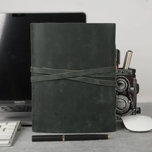 Vista 5 de KomalC Cuaderno de cuero hecho a mano 7x5 pulgadas Cuaderno vintage azul con papel en blanco sin renglones Diario de viaje antiguo, cuaderno