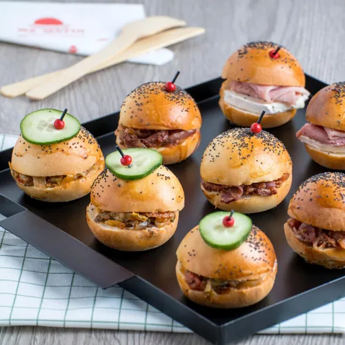 Vista 6 de Masteymoh Molde de malla de silicona para hamburguesas, molde de bollo de 20 cavidades con agujeros para bollos sin gluten
