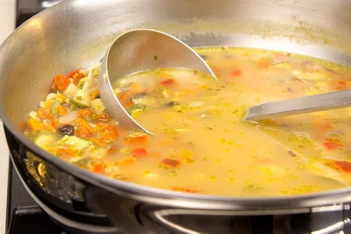 Vista 3 de Tiberino 's Comidas italianas reales - Minestrone italiano clásico