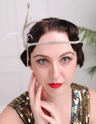 Vista 5 de Aimimier Diadema de plumas para novia de los años 20 con cadena de cabeza de cristal, borla de plumas blancas rugientes de los años 20, accesorios