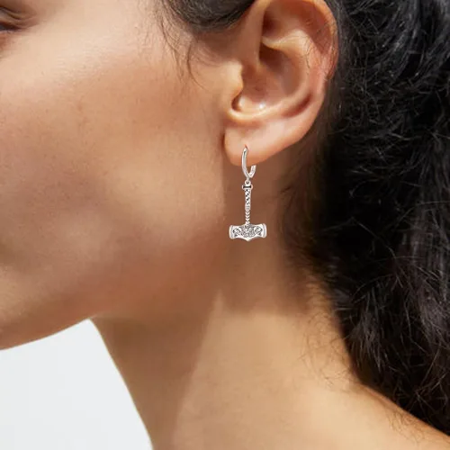 Vista 4 de KATHLU Aretes de aro con diseño de runas vikingas, espada de calavera, huesos de cruz de cráneo, punta de flecha, lanza valknutnudo de brujamartillo