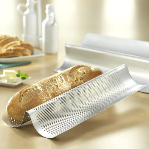 Vista 3 de USA Pan - Molde para pan de aluminio antiadherente perforado italiano, 2 cavidades