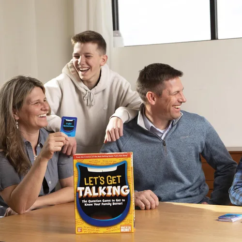 Vista 4 de WHAT DO YOU MEME? Let's Get Talking: El juego de preguntas para conocer mejor a tu familia por Relatable, diseñado para mayores de 8 años