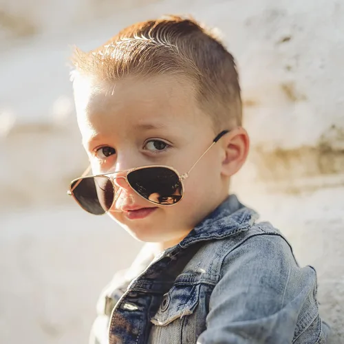 Vista 2 de COASION Gafas de sol de aviador pequeñas polarizadas clásicas para niños bebés niñas y niños de 2 a 10 años 1969in