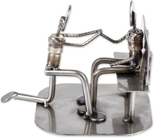 Vista 5 de NOVICA Escultura romántica metálica de piezas de automóvil de metal reciclado, 5 pulgadas de alto, "¿te casarás conmigo?