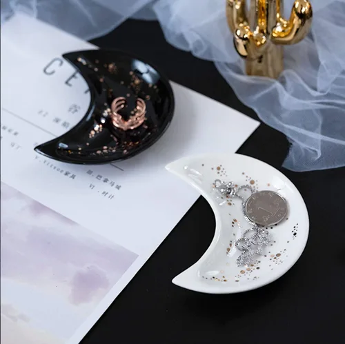 Vista 4 de Ardax Organizador de platos de joyería en forma de luna, pequeño plato decorativo, bandeja decorativa para tocador, plato de postre (negro, 1 unidad)