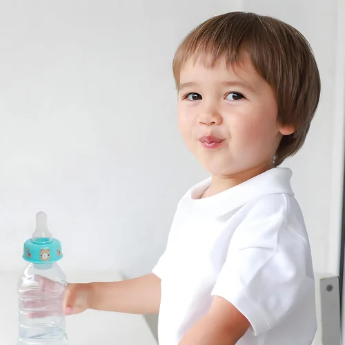 Vista 2 de Refresh-a-Baby - Adaptador de pezón reutilizable para biberón, convierte instantáneamente cualquier biberón en un sorbo con pezones de silicona