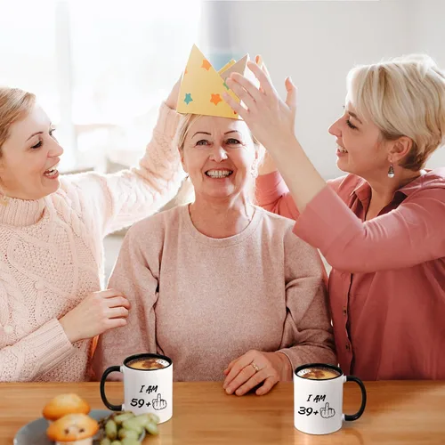 Vista 3 de YHRJWN - Regalos de cumpleaños número 40 para mujeres y hombres, taza de café I Am 39 Plus, regalos divertidos de cumpleaños para amigos, compañeras