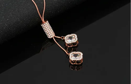 Vista 3 de Collar de cadena larga con colgante de borla de joyería de flores de cristal para mujer