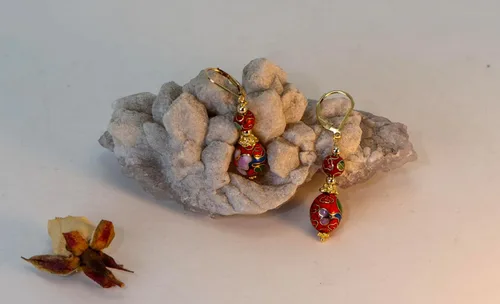 Vista 8 de LTC Designs Aretes de cierre de palanca rellenos de oro de 14 quilates con gotas de cloisonne floral rojo vintage para mujer, aretes unisex