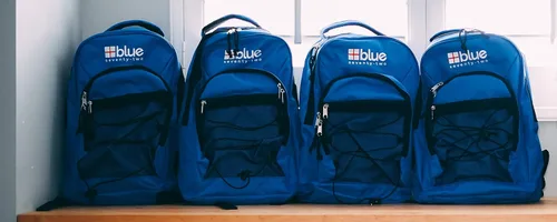Vista 7 de Blue Coolers Blue Seventy-Two Kits de supervivencia de mochila de emergencia de 72 horas para 1 persona Kit de supervivencia para incendios