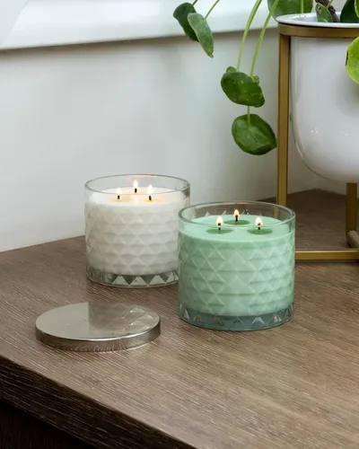 Vista 4 de Gold Canyon Heritage - Vela mediana con aroma a manzana crujiente, 14 onzas, tres mechas, cera de soja 100% natural, notas de granny Smith manzana