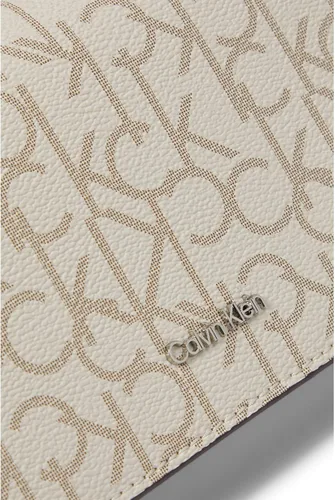Vista 4 de Calvin Klein Valentina Wallet On A String VanillaKhakiNarciso Talla única, VainillaCaquiNarciso