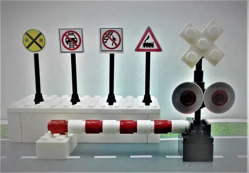 Vista 6 de Edificio Ladrillos Juguetes Tren Ferrocarril Cruzar Señal Cruzando Puerta 4 Señales Ciudad Ciudad Miniatura Ferrocarril Modelado Niños AFOL