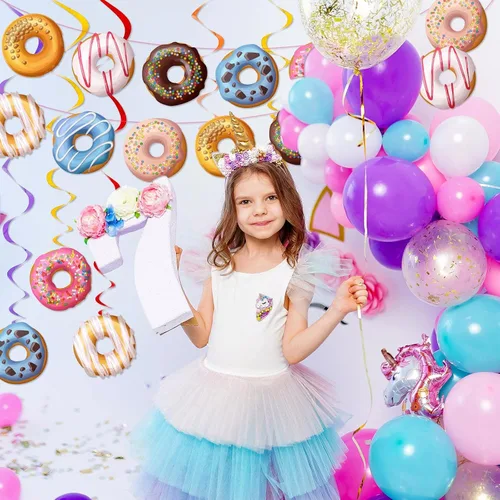 Vista 4 de 34 decoraciones de fiesta de donas que incluyen 2 guirnaldas de donas y 32 piezas de donas colgantes para fiesta de cumpleaños, baby shower, regalos