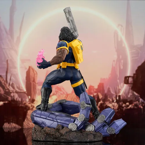 Vista 4 de Diamond Select Toys Marvel Premier Collection: X-Men Bishop Statue, multicolor, 12 pulgadas