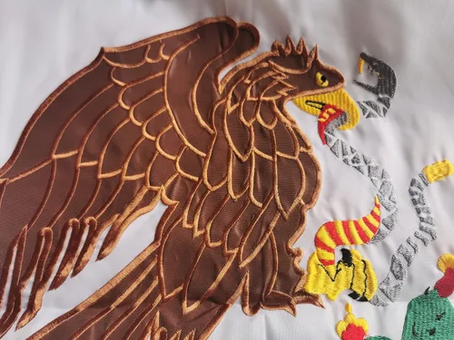 Vista 3 de Bandera mexicana bordada de doble cara para exteriores, 3 capas, poliéster 340D resistente y cabecera de lona duradera