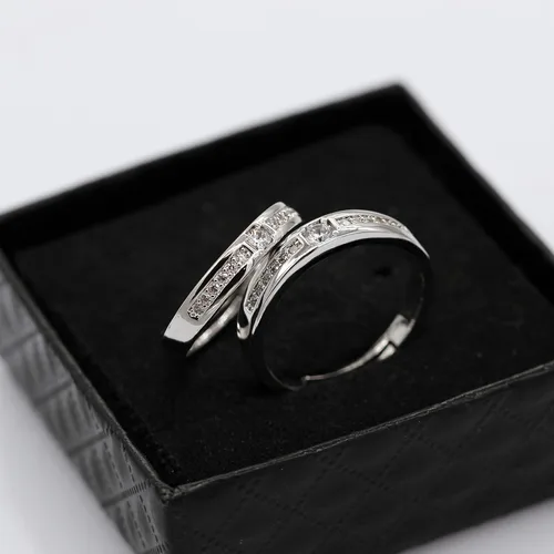 Vista 6 de Uloveido - Juego de 2 anillos de compromiso ajustables para él y ella con diseño de corazón a juego, regalo de boda para parejas LB018