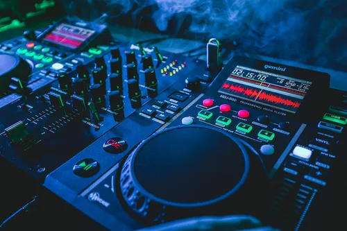 Vista 2 de Gemini Mezclador DJ Bluetooth de 2 canales, curva Crossfader (MXR-01BT)