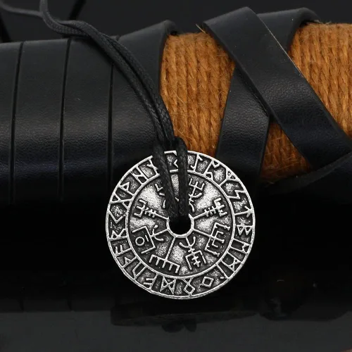 Vista 5 de COLORIDO BLING Nordic Coin Amulet Vegvísir Odin Triple Cuerno Triquetra Valknut Todo en Uno Collar con colgante de estaño, Peltre, No es una piedra