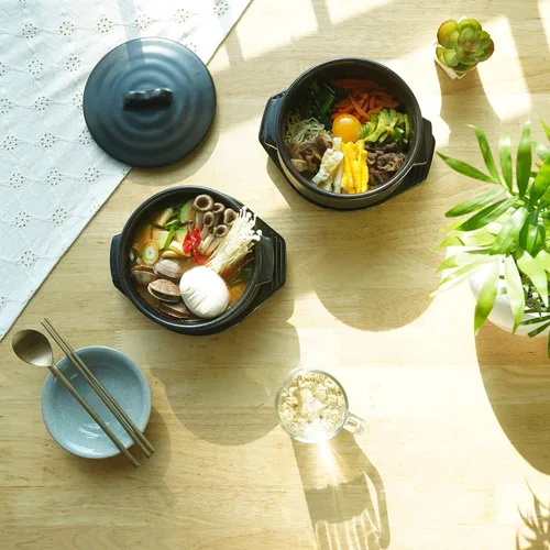 Vista 7 de Tazón de piedra coreana prémium con tapa y bandeja, olla caliente Dolsot de 37 onzas para bibimbap y sopa, utensilios de cocina de cerámica