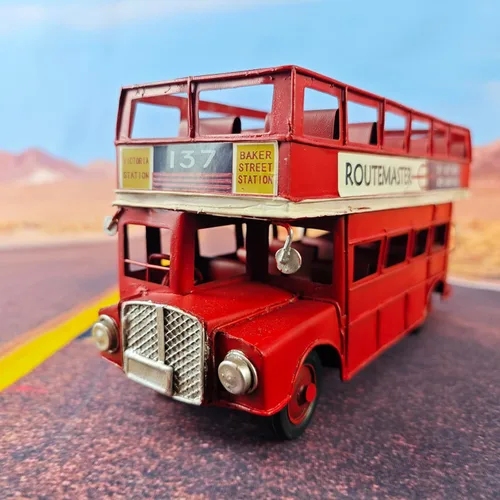 Vista 9 de Modelo de autobús turístico de dos pisos vintage de Londres