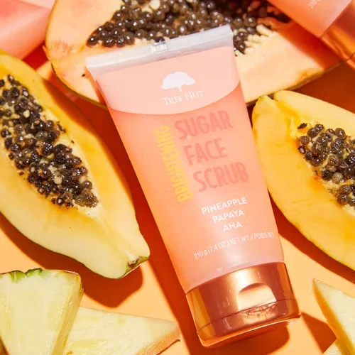 Vista 7 de Tree Hut Exfoliante facial iluminador de piña y papaya Limpia profundamente los poros para eliminar la piel muerta y las impurezas Cuidado