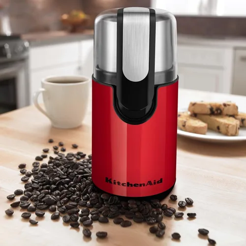Vista 4 de KitchenAid BCG111ER - Molinillo de café con cuchilla, color rojo imperio, 4 onzas y kit de accesorios para molinillo de especias, acero inoxidable