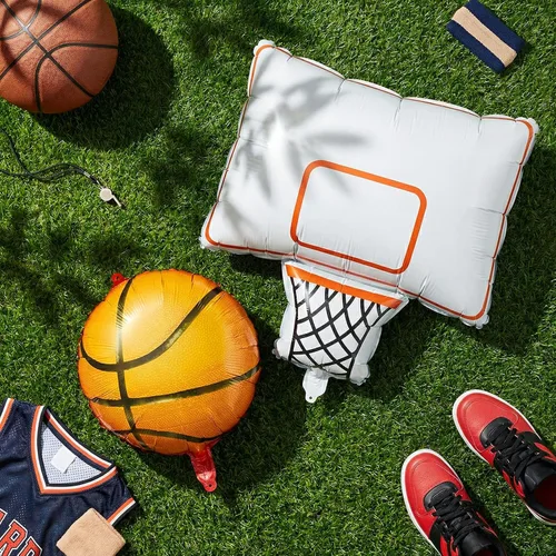 Vista 3 de Soulchen Juego de 6 globos de papel de aluminio para fiesta de baloncesto con 4 globos de baloncesto naranjas y 2 globos decorativos de aro
