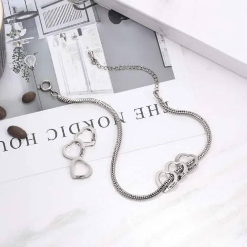 Vista 5 de LoraPetid Tobillera personalizada con dije para mujer, cadena de tobillera ajustable plateadadorada con corazón de 2, 3, 4, 6, con nombre