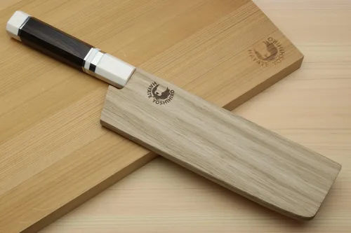 Vista 9 de Yoshihiro VG10 Cuchillo japonés para verduras Nakiri de 46 capas de Serie Damascus, mango de Ambrosia de 6.5' (165mm)