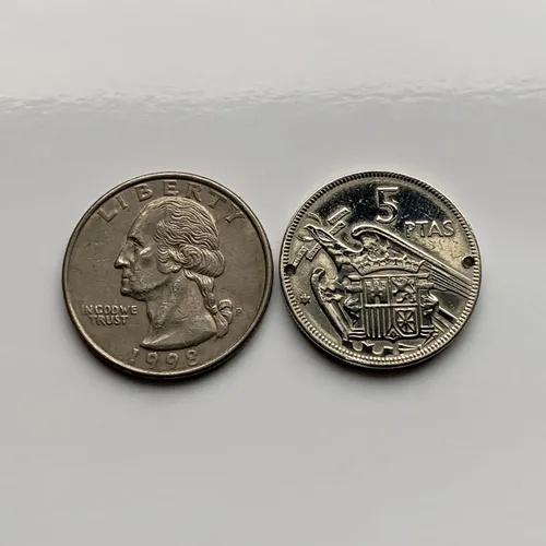 Vista 6 de 1957 España España Moneda 5 Pesetas Pulsera Hombre Águila de San Juan Escudo Español Madrid Barcelona Murcia Asturias Cataluña Las Palmas Vigo Gijón