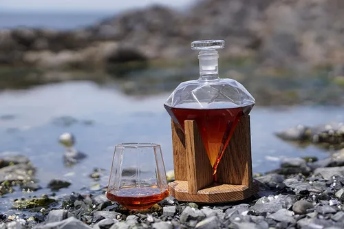 Vista 5 de Juego de decantadores de whisky con 4 vasos – Decantadores de diamantes de regalo para recién casados para alcohol, ron, bourbon, whisky, decantador