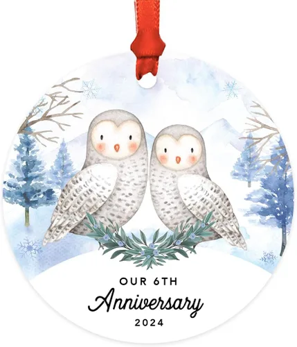 Vista 52 de Andaz Press Adorno redondo de recuerdo de Navidad, nuestro 10 aniversario 2025, búhos de nieve de invierno en acuarela, 1 paquete, incluye cinta