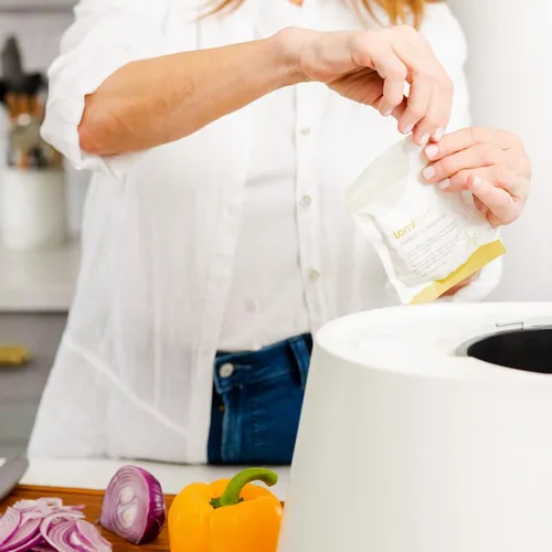 Vista 5 de Cápsulas y filtros Lomi Fabricadas en EE. UU. y América del Norte Mantiene tu cocina fresca y convierte tus restos de comida en alimento vegetal