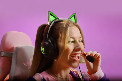 Vista 5 de Auriculares Razer Kraken Kitty V2 USB con cable RGB: Orejas de Kitty Chroma - Iluminación reactiva para transmisión - Micrófono cardioide HyperClear