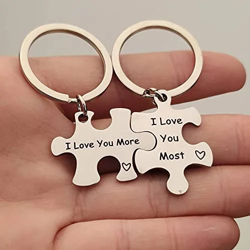Vista 2 de Llavero de rompecabezas para pareja para esposo, esposa, I Love You More I Love You Most llavero para novio novia llavero a juego para parejas